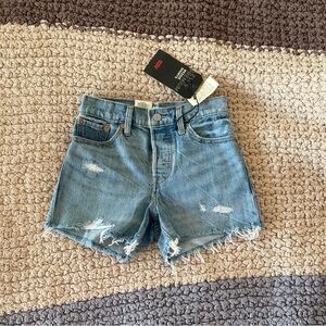 BNWT Levi’s Highwaisted Wedgie Shorts size 24 Color/Style: Snooze You Lose